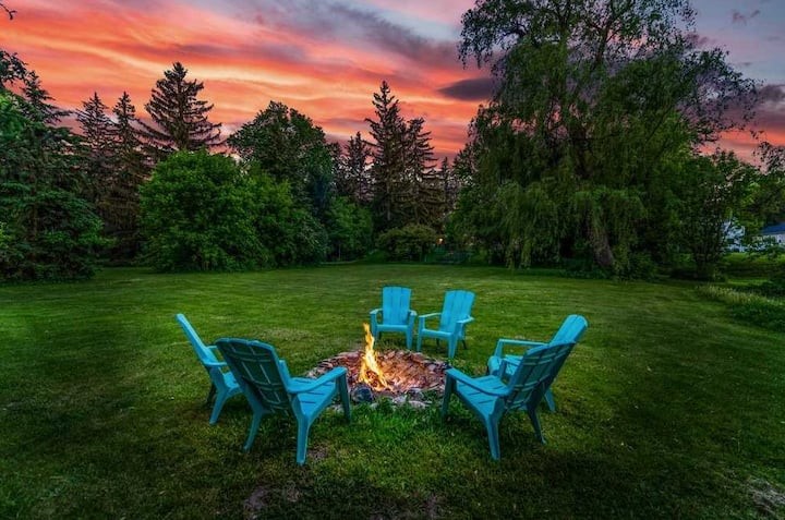 Riverside Cottage, 4 BR – 5 bed Luxury Retreat