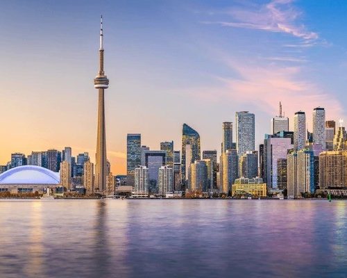 Why Downtown Condos Make the Best Weekday Rentals for Business Travelers