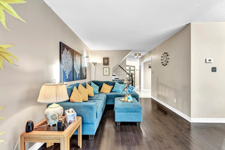 Spacious & Luxury 4BR Home ~ Mississauga ~ Comfort