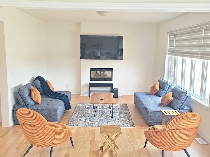 Wasaga Beach & Ski Retreat | Modern Getaway