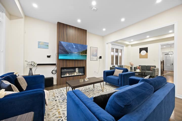 Detached 5BR Palatial ~100% Private ~4 Parking